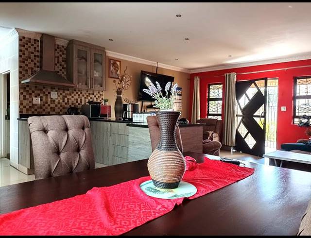 3 BEDROOM HOUSE FOR SALE IN CINDERELLA PARK